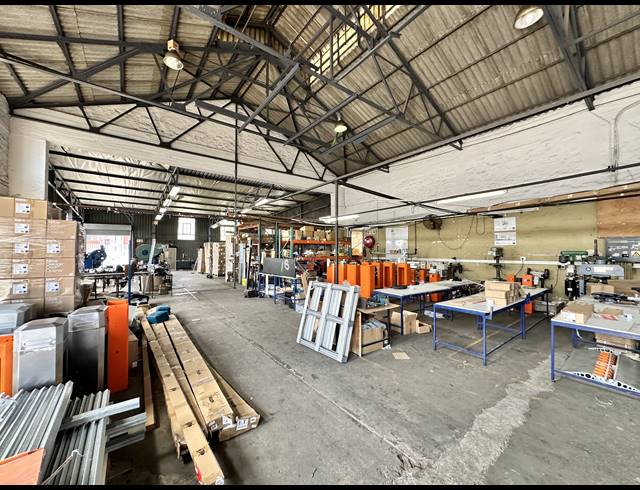 715M² WAREHOUSE TO LET IN OBSERVATORY